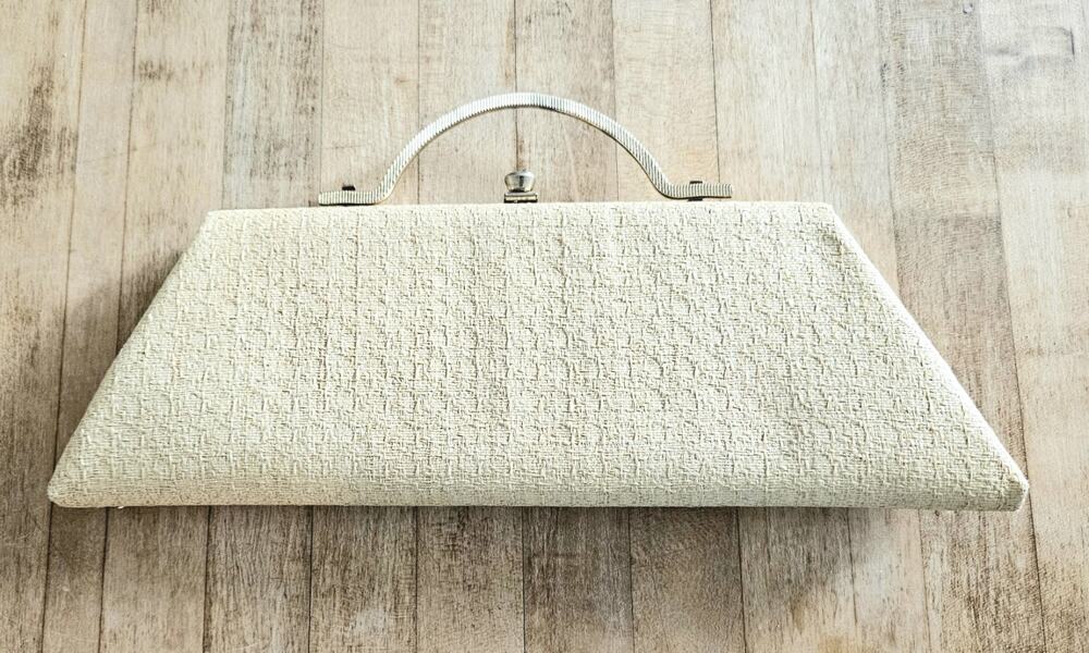 Vintage ILA Of CALIFORNIA Clutch Handbag Evening Bag Cream Textured Top Handle